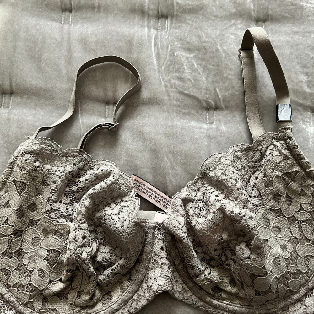 Victoria's Secret Unlined Demi Bra  Sz 32DDD